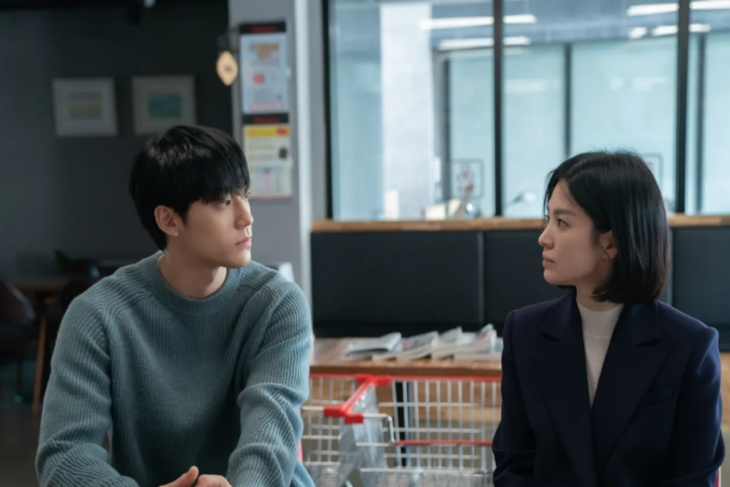 No dorama &#8220;A lição&#8221;, Moon Dong-eun trama uma vingança contra seus agressores da época da escola (Imagem: Reprodução digital | Netflix)