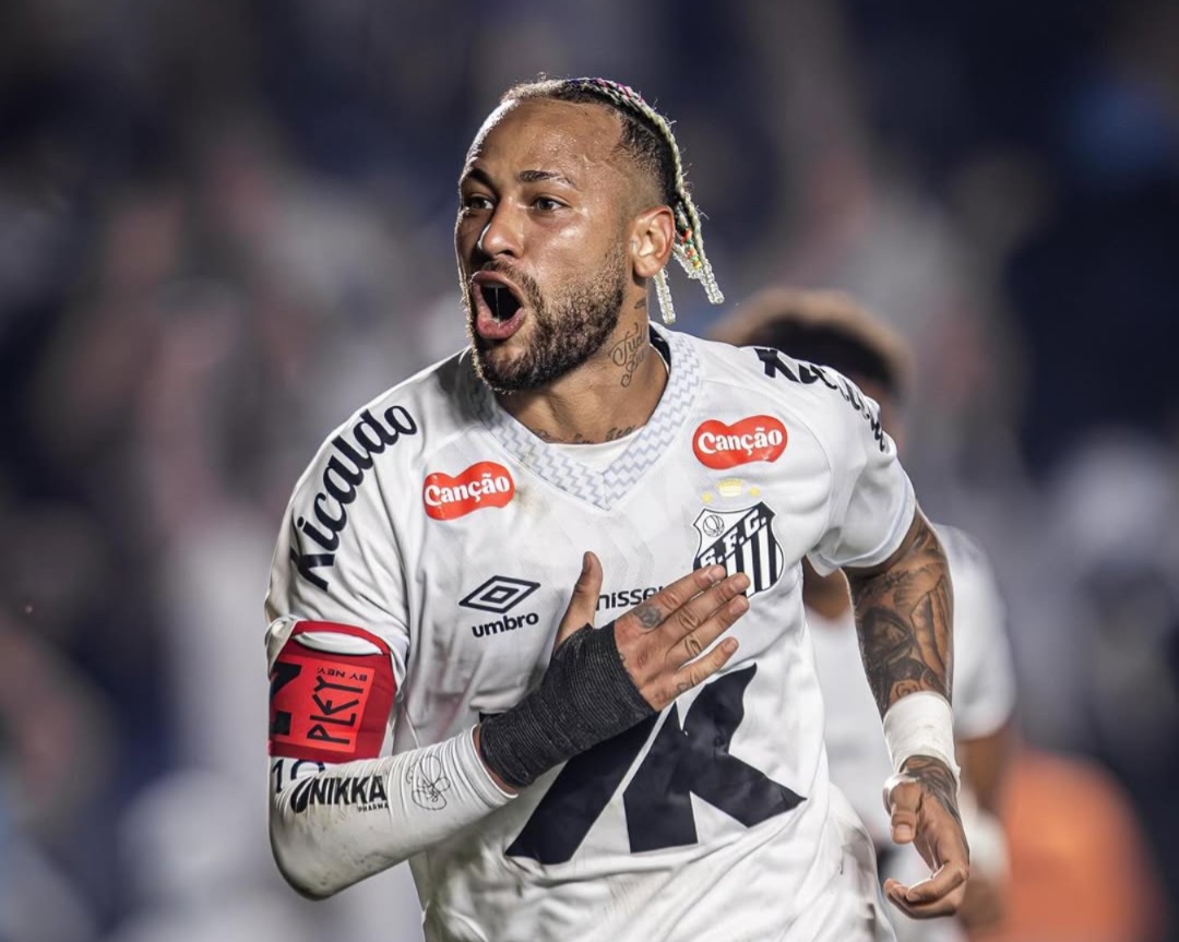 Imagem - Neymar é decisivo, Santos bate líder Flamengo no fim e respira no Brasileirão