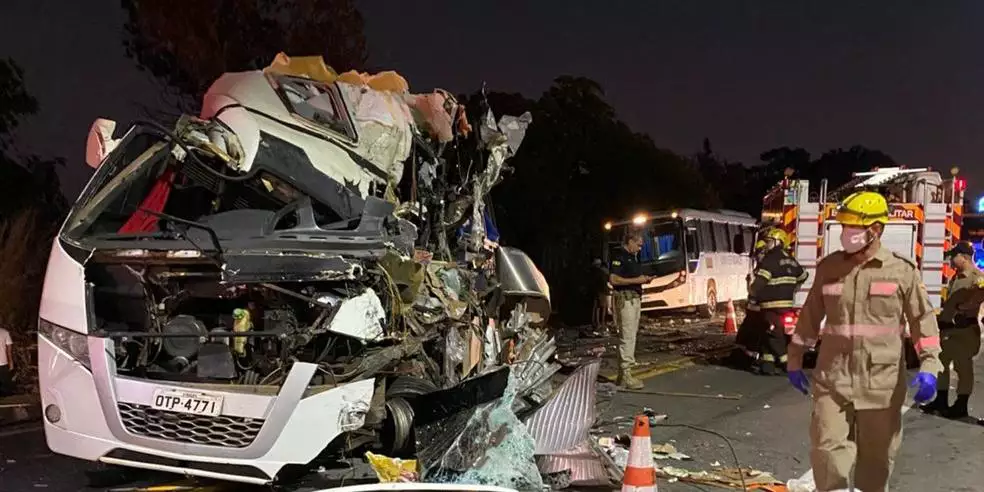 Imagem - Vídeo: estudantes da UFPA morrem em grave acidente de ônibus a caminho de congresso em Goiás
