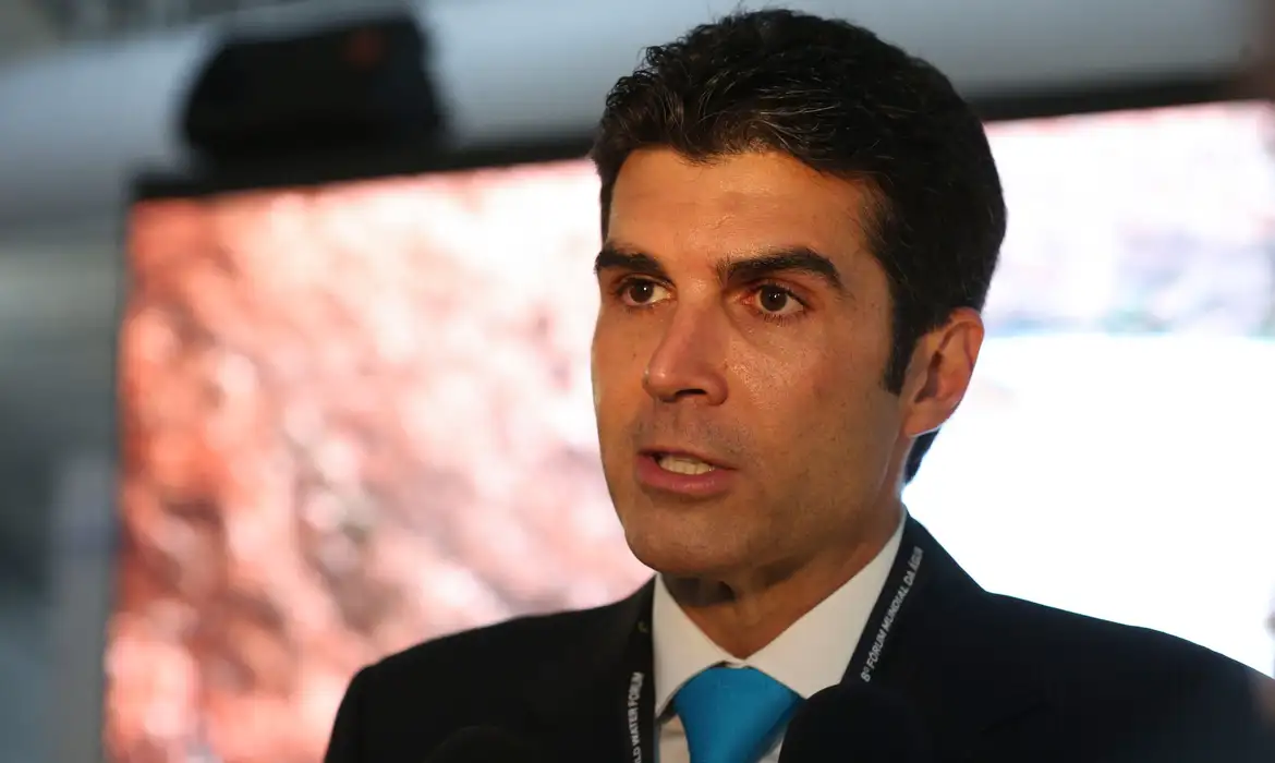 Imagem - Helder lamenta morte de estudantes da UFPA em acidente na estrada de Goiás