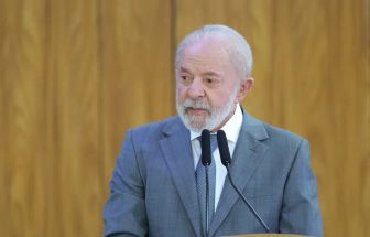 Lula se reúne com ministros após Trump oficializar tarifaço ao Brasil