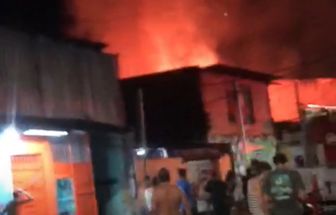 Incêndio no Guamá: pelo menos seis famílias tem casas destruídas pelo fogo; assista
