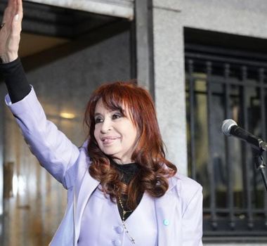 Imagem - Argentina: Justiça intima Kirchner e mais 8 condenados por corrupção a ressarcir US$ 535