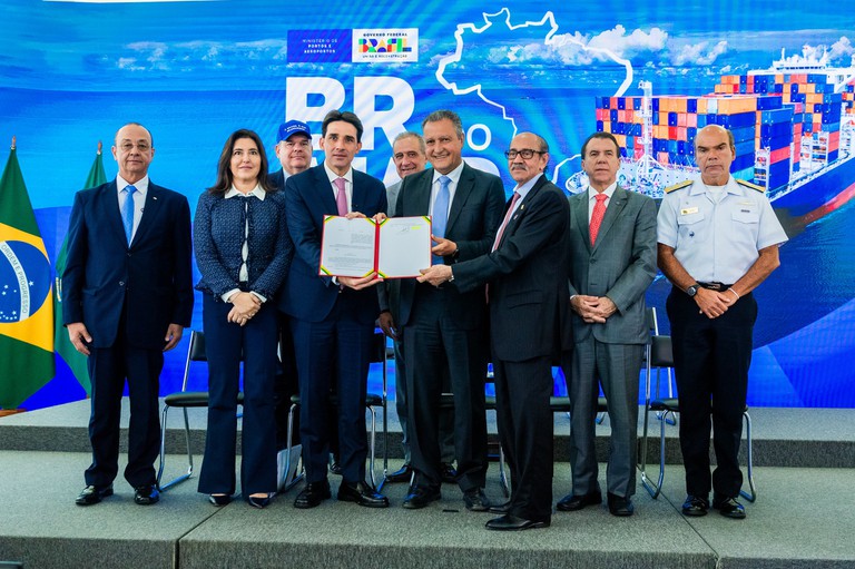 Com o impulsionamento da indústria naval, o programa visa incentivar as empresas brasileiras a utilizarem estaleiros brasileiros para manutenção e reparos de embarcações que operam na cabotagem, fortalecendo a economia local - 