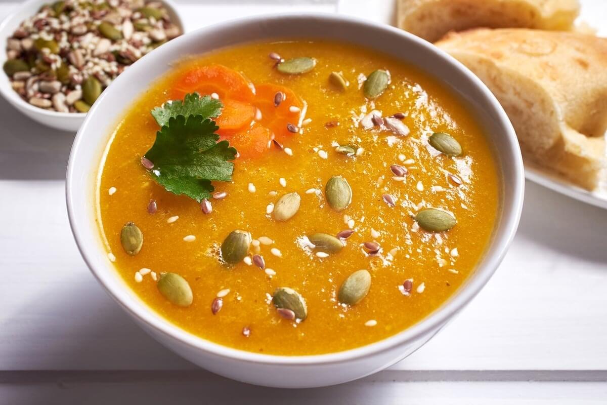 Caldo de abóbora (Imagem: pikaneo | Shutterstock)
