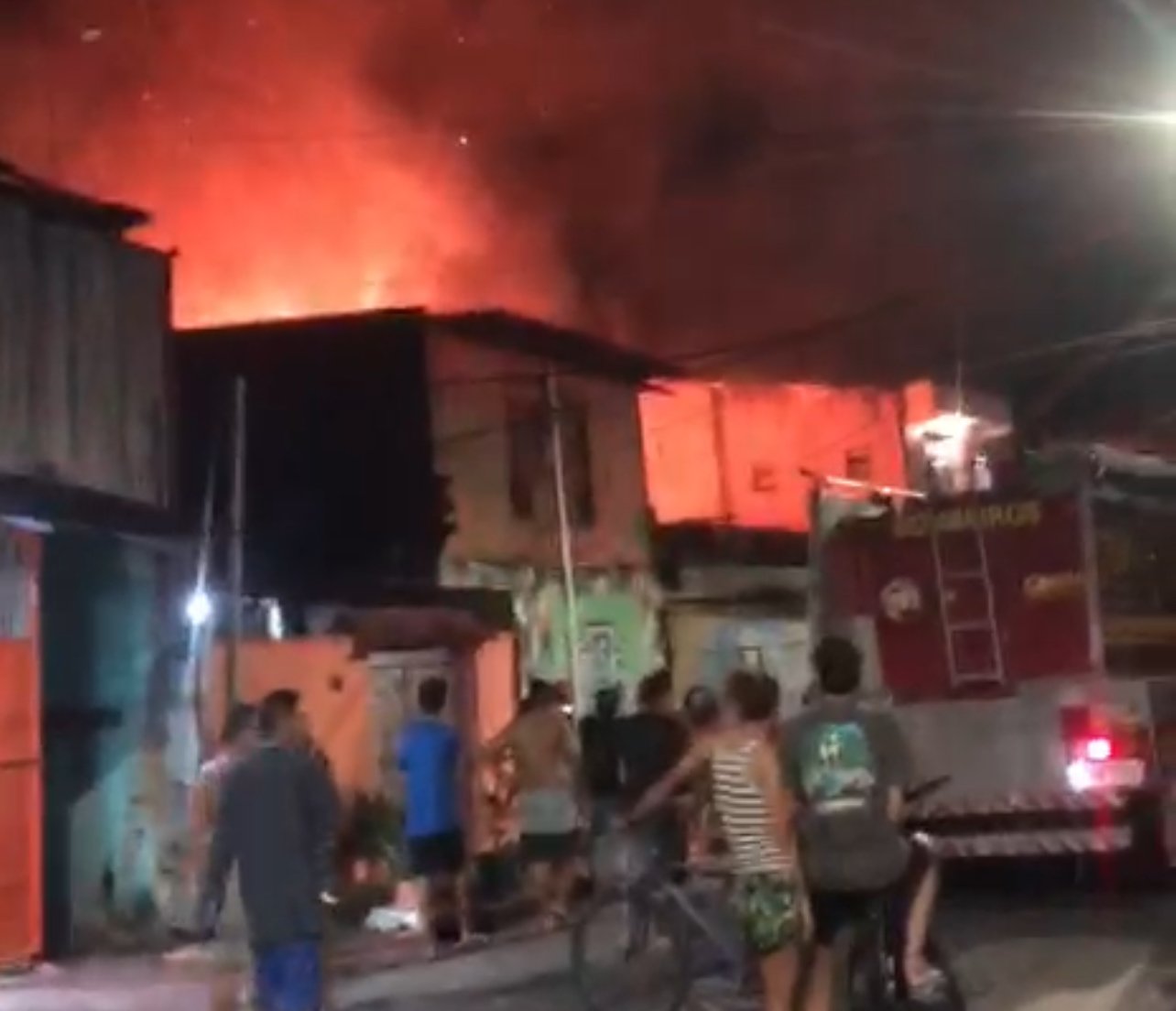 Imagem - Vídeo: incêndio destrói casas no bairro do Guamá durante a madrugada