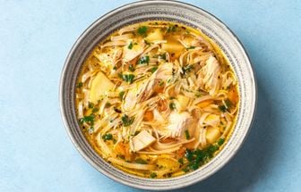 5 sopas ricas em proteínas magras para o almoço