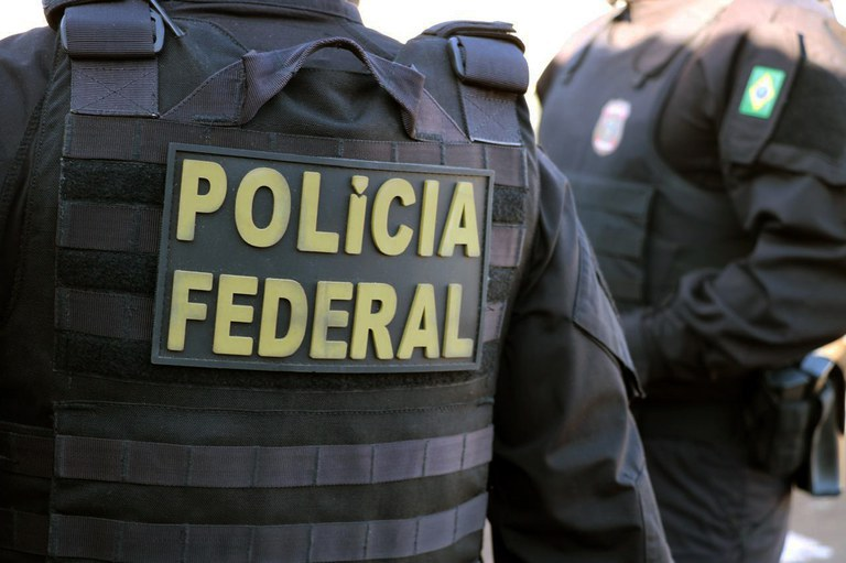 Agentes da PF usaram câmeras corporais para filmar buscas na casa de Bolsonaro.