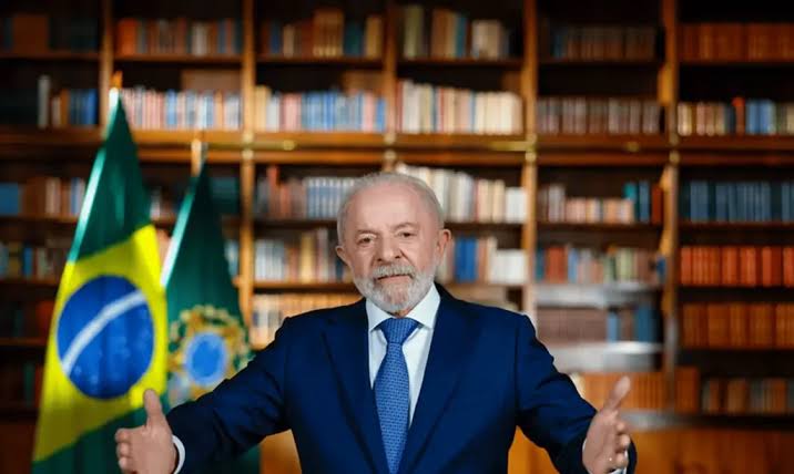 Lula direcionou críticas a políticos brasileiros que, segundo ele, apoiaram a decisão do governo norte-americano.