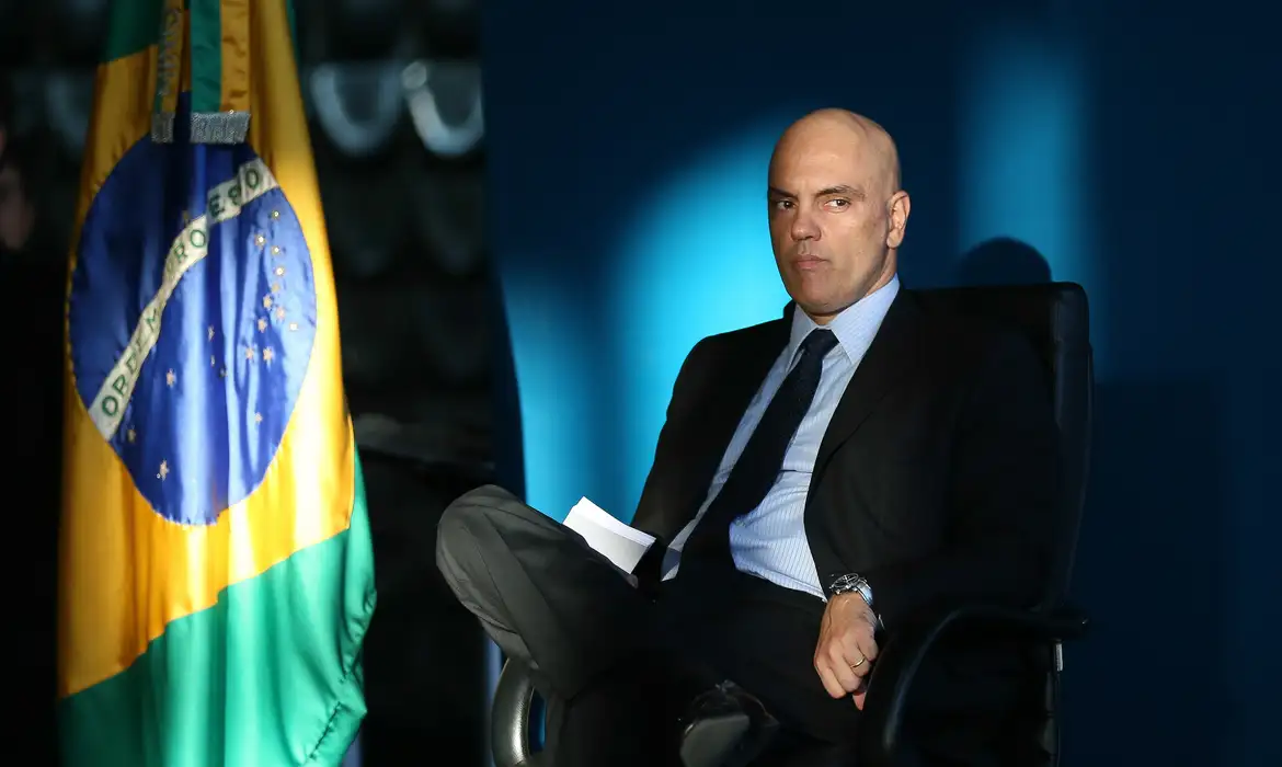 Imagem - Bolsonaro fez flagrante confissão de obstrução de Justiça, diz Moraes