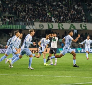 Imagem - Em goleada, Paysandu vaza 'goleiro que mais defende' e melhor defesa da Série B