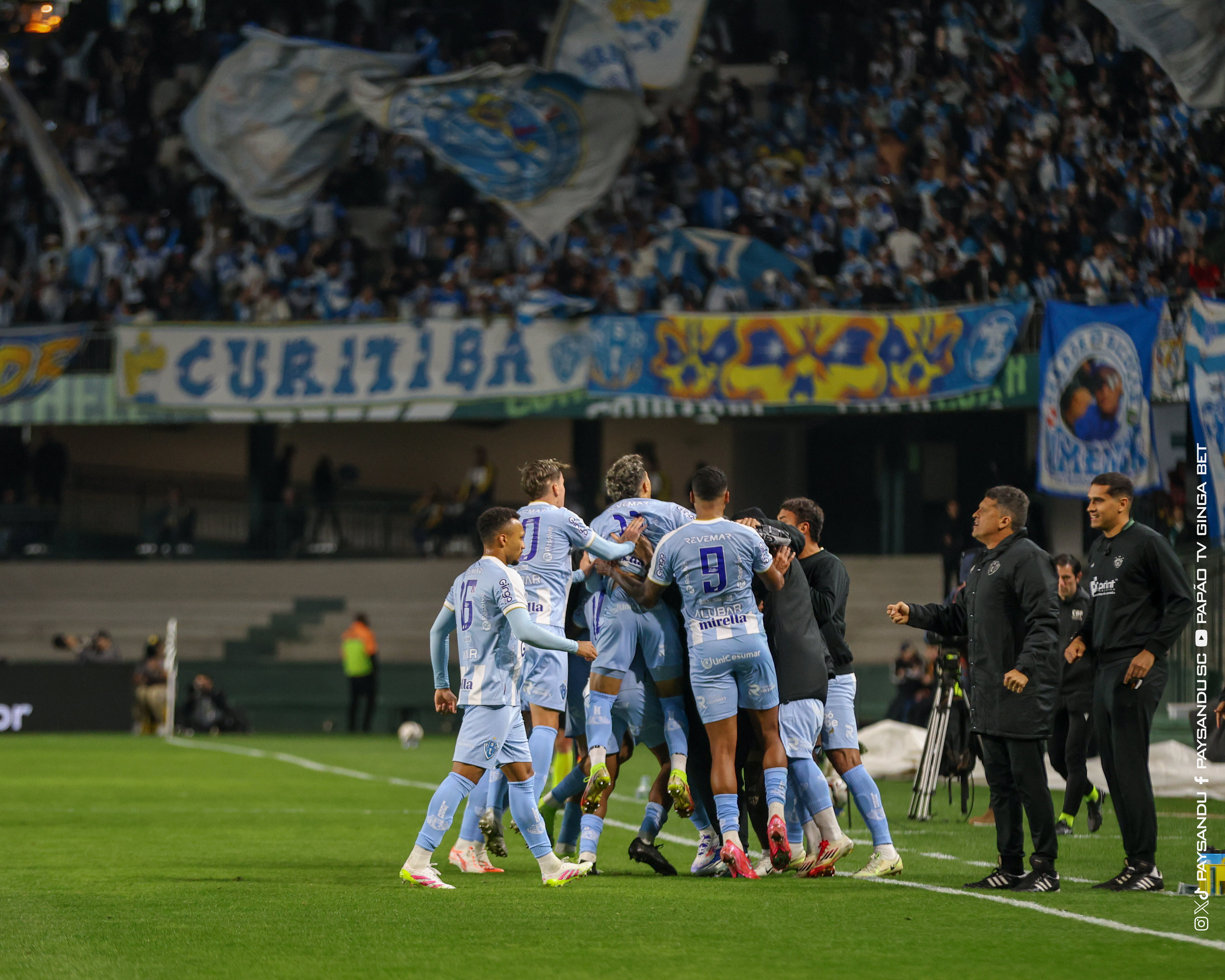 Paysandu venceu o Coritiba no Couto Pereira