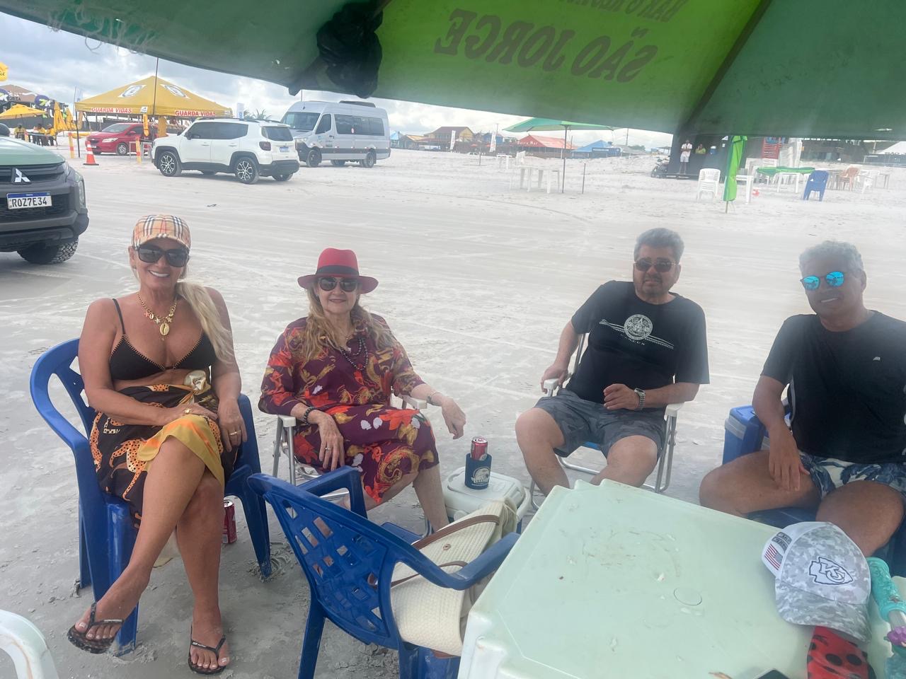 Também no Sal, os casais Vera Arrais e Álvaro, e Sheyla Centeno e Agenor Penna de Carvalho 