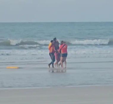 Imagem - Bombeiros resgatam pescador em alto-mar em Salinas, no litoral paraense