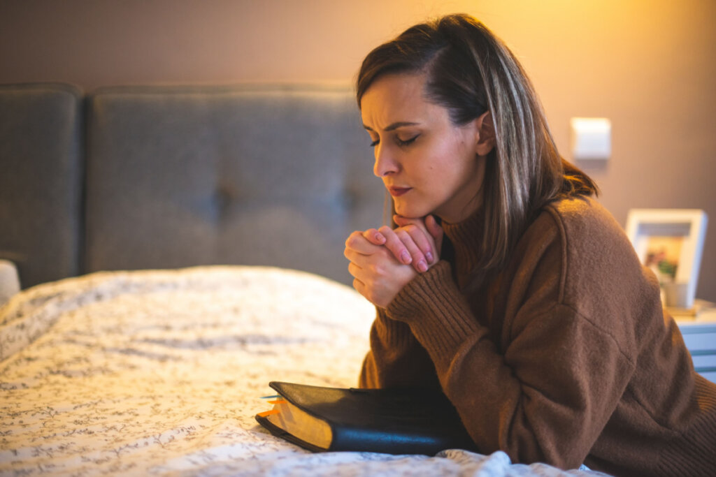 Orações a Santo Elias podem ser feitas para rogar por proteção e renovação espiritual (Imagem: Pazargic Liviu | Shutterstock)