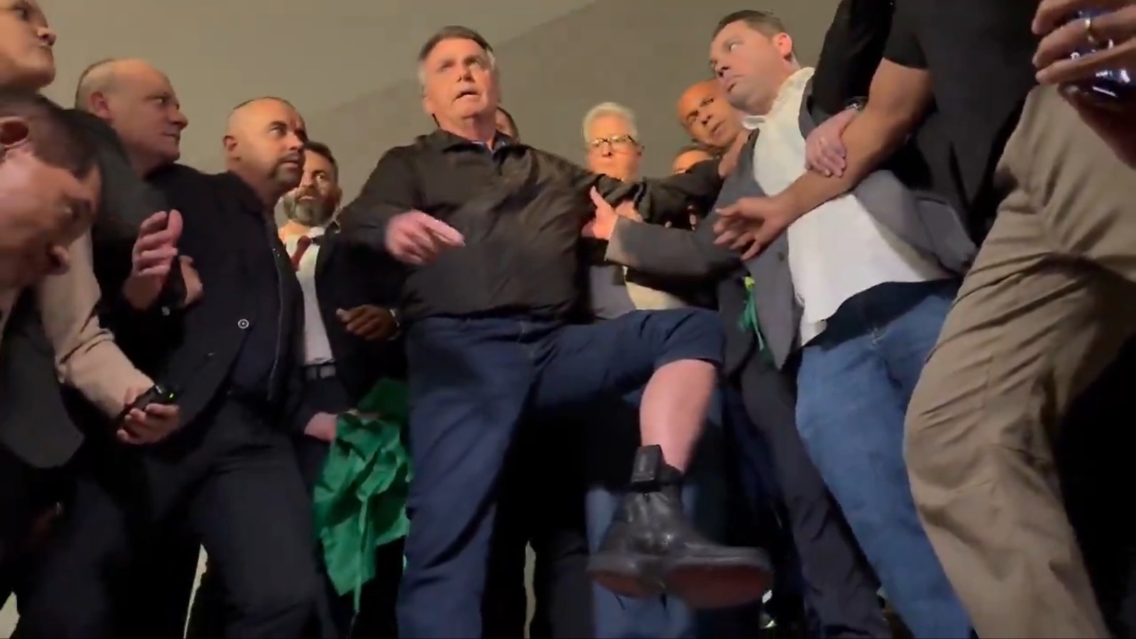 Imagem - Bolsonaro promete ficar calado e pede explicação de Moraes sobre o que ele pode ou não fazer