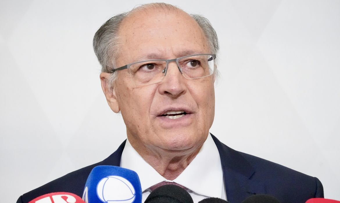 (O presidente em exercício e ministro do Desenvolvimento, Indústria, Comércio e Serviços, Geraldo Alckmin)