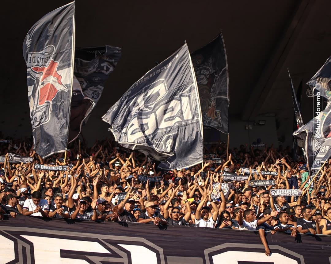 Torcida do Clube do Remo no Mangueirão