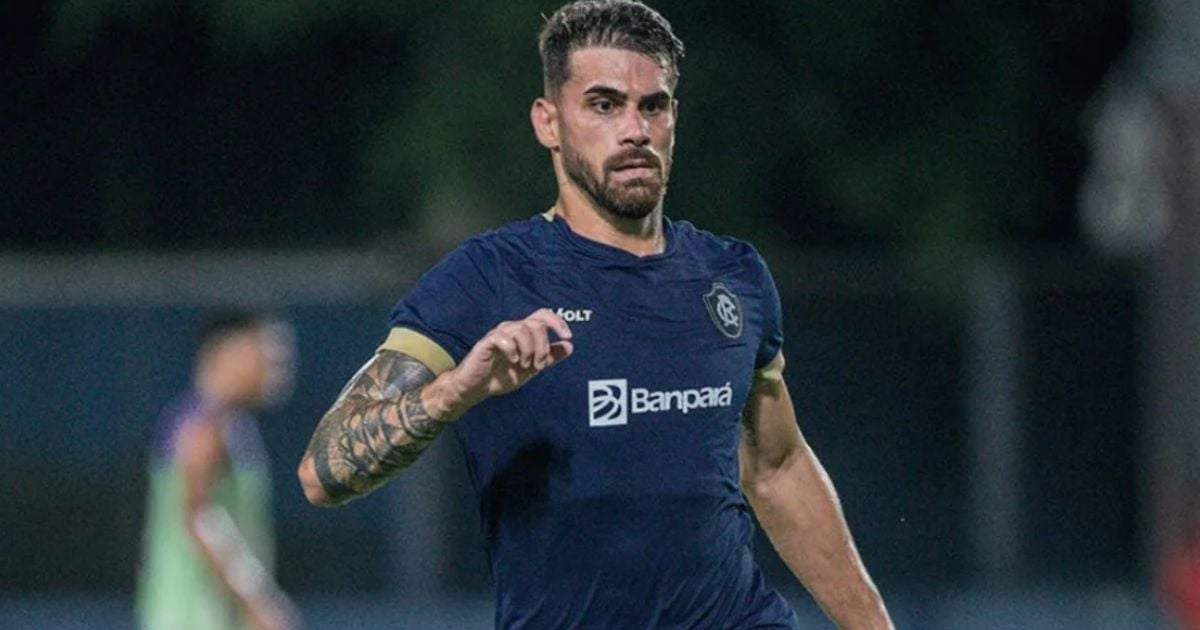 Felipe Vizeu durante treinamento no Remo