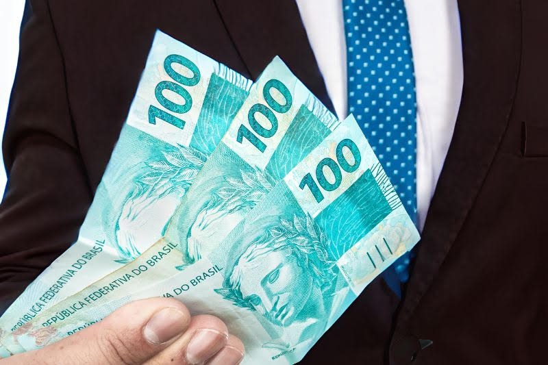 Ex-prefeito do Pará fica inelegível, sendo condenado a devolver R$ 2 milhões a Caixa Econômica.