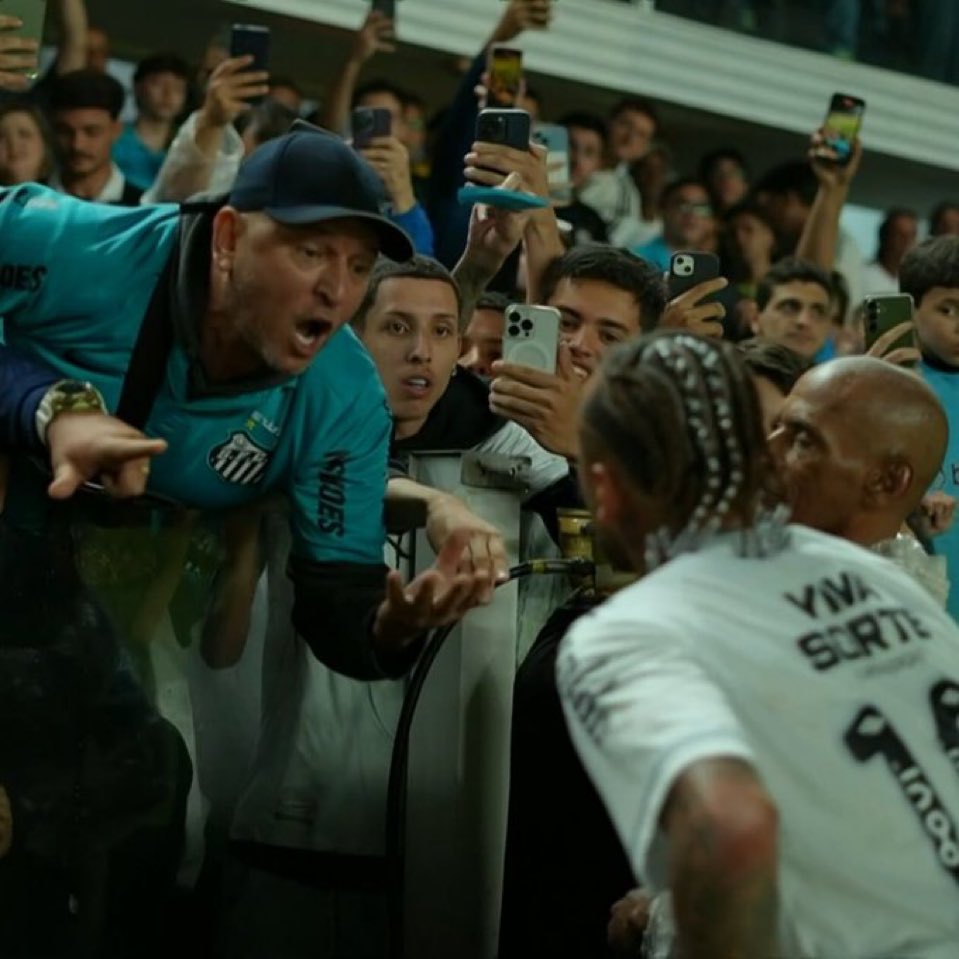 Imagem - Vídeo: Neymar discute com torcedor após derrota do Santos no Brasileirão