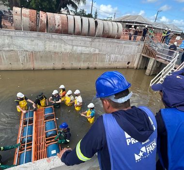 Imagem - Primeira ecobarreira para conter lixo nos canais é instalada em Belém