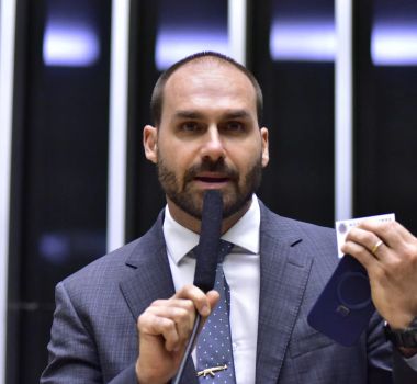 Imagem - Eduardo Bolsonaro insinua que assalto na casa dos familiares é 'culpa do ministro Alexandre de Moares'