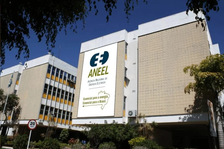 Crise hídrica pressiona geração e ANEEL anuncia tarifa extra na energia a partir de agosto