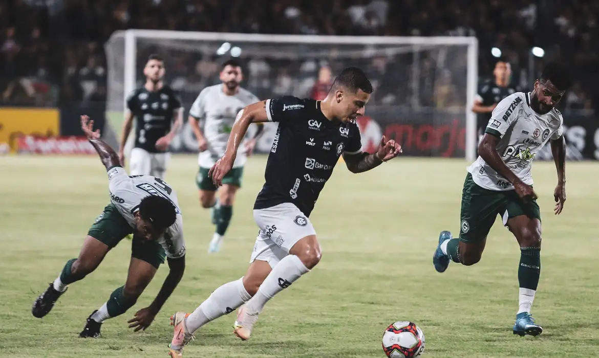Goiás venceu último jogo entre as equipes, na Série B 2021