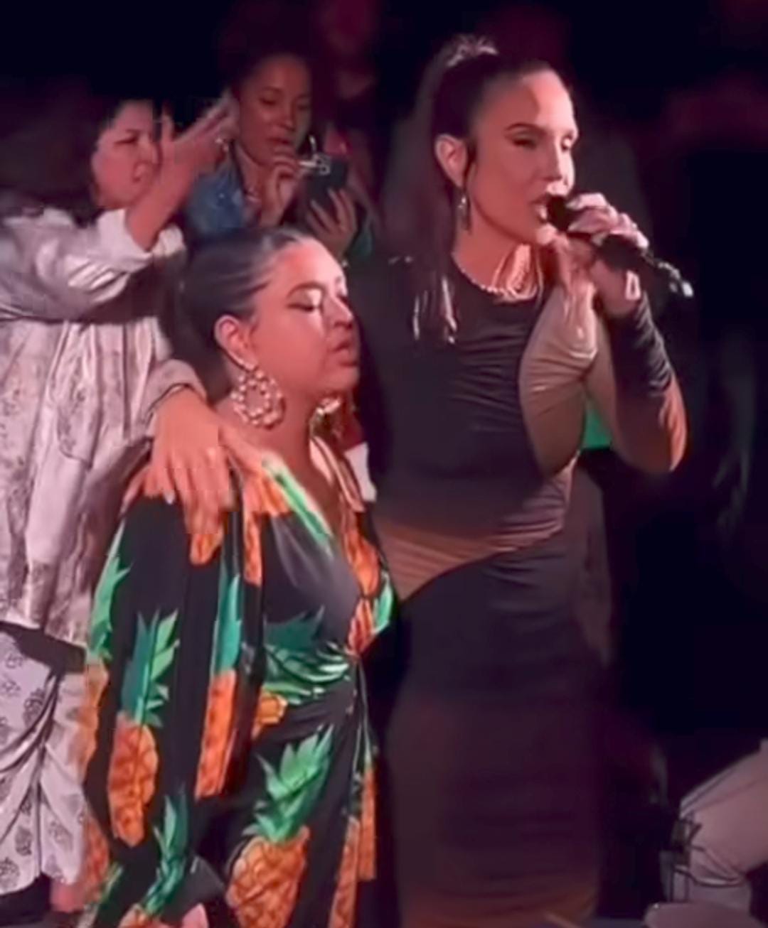 Imagem - Ivete Sangalo se emociona em 1º show após velório de Preta Gil: 'Está em um lugar de luz'