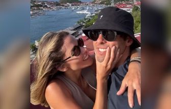 Kaká posta foto com namorada e web dá ‘dicas’ inusitadas para manter o namoro