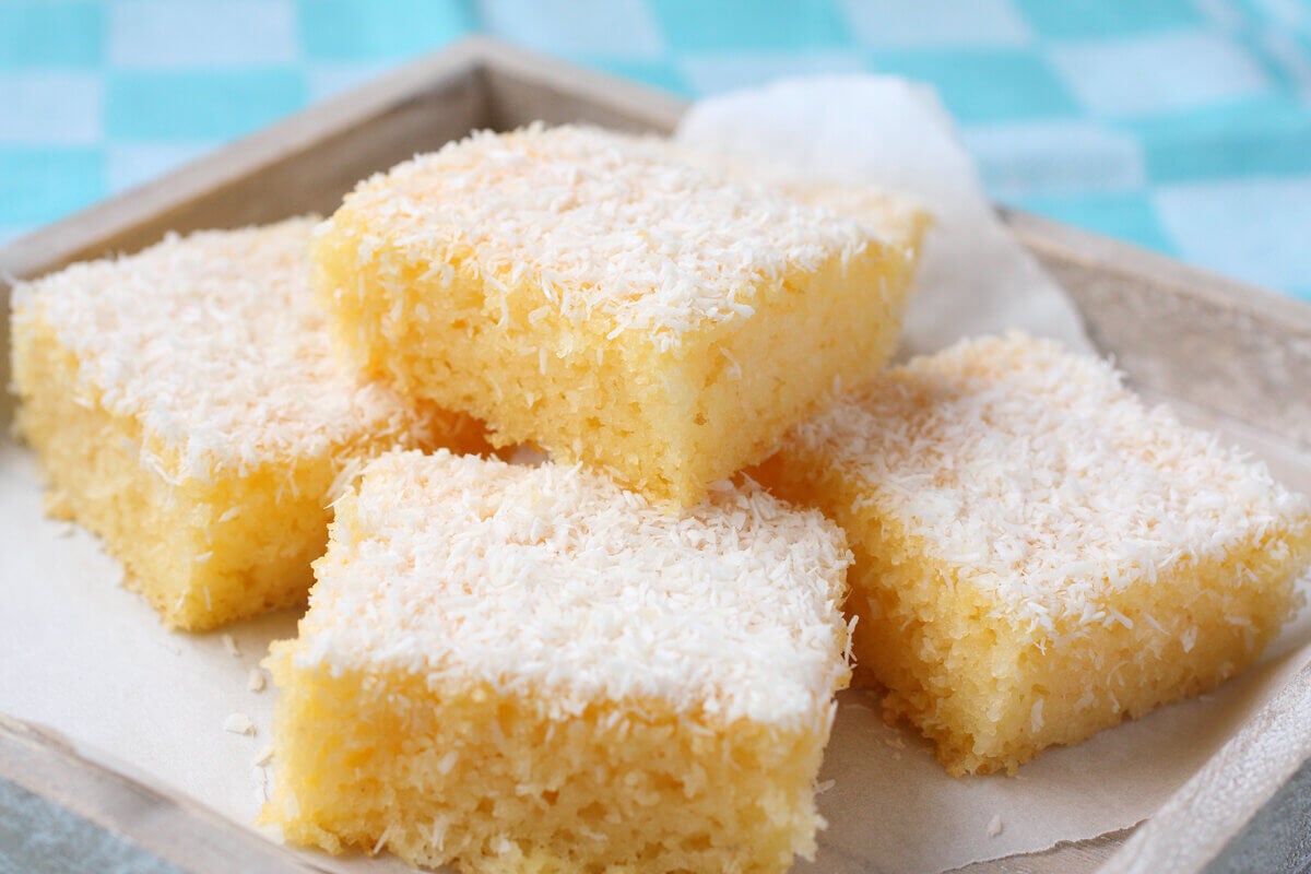 Bolo de coco (Imagem: Iryna Melnyk | Shutterstock)