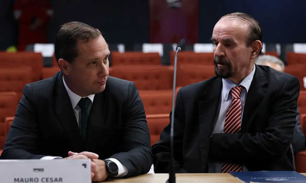 No documento, os advogados do ex-ajudante de Bolsonaro alegam que o militar apenas presenciou os fatos investigados na trama golpista, mas não participou dos crimes.