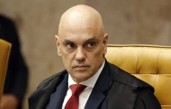 Alexandre de Moraes é flagrado dando 'cotoco' após ser vaiado no estádio do Corinthians