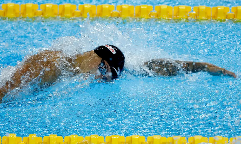 Caribé desafia o relógio e garante vaga na final dos 100m livre no Mundial de Singapura