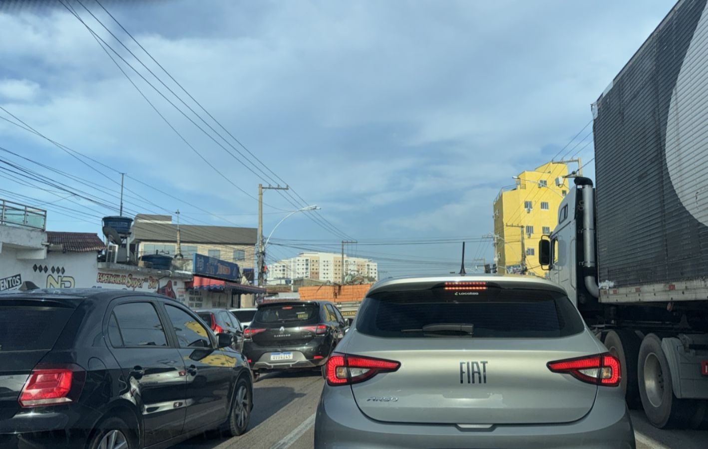Na Avenida Pedro Álvares Cabral o trânsito segue lento na manhã desta quarta-feira (30). 