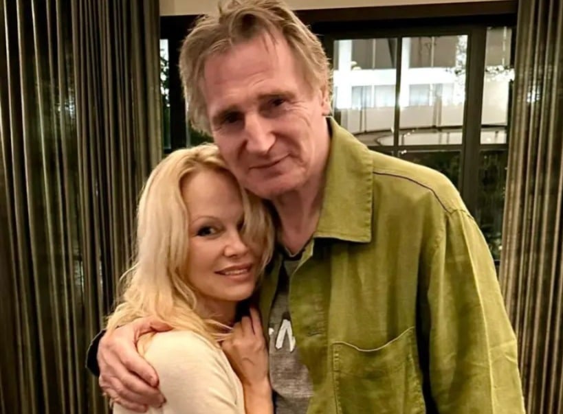 Pamela Anderson e Liam Neeson são o novo casal do momento em Hollywood.