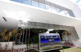 Namorado de jovem encontrada morta em apartamento presta depoimento em Belém