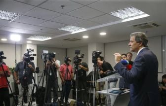 Tesouro dos EUA procura Haddad para agendar reunião sobre tarifaço