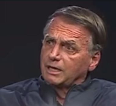 Imagem - Questionado, Bolsonaro silencia sobre prisão de Zambelli: 'Tem censura no Brasil ou não?'