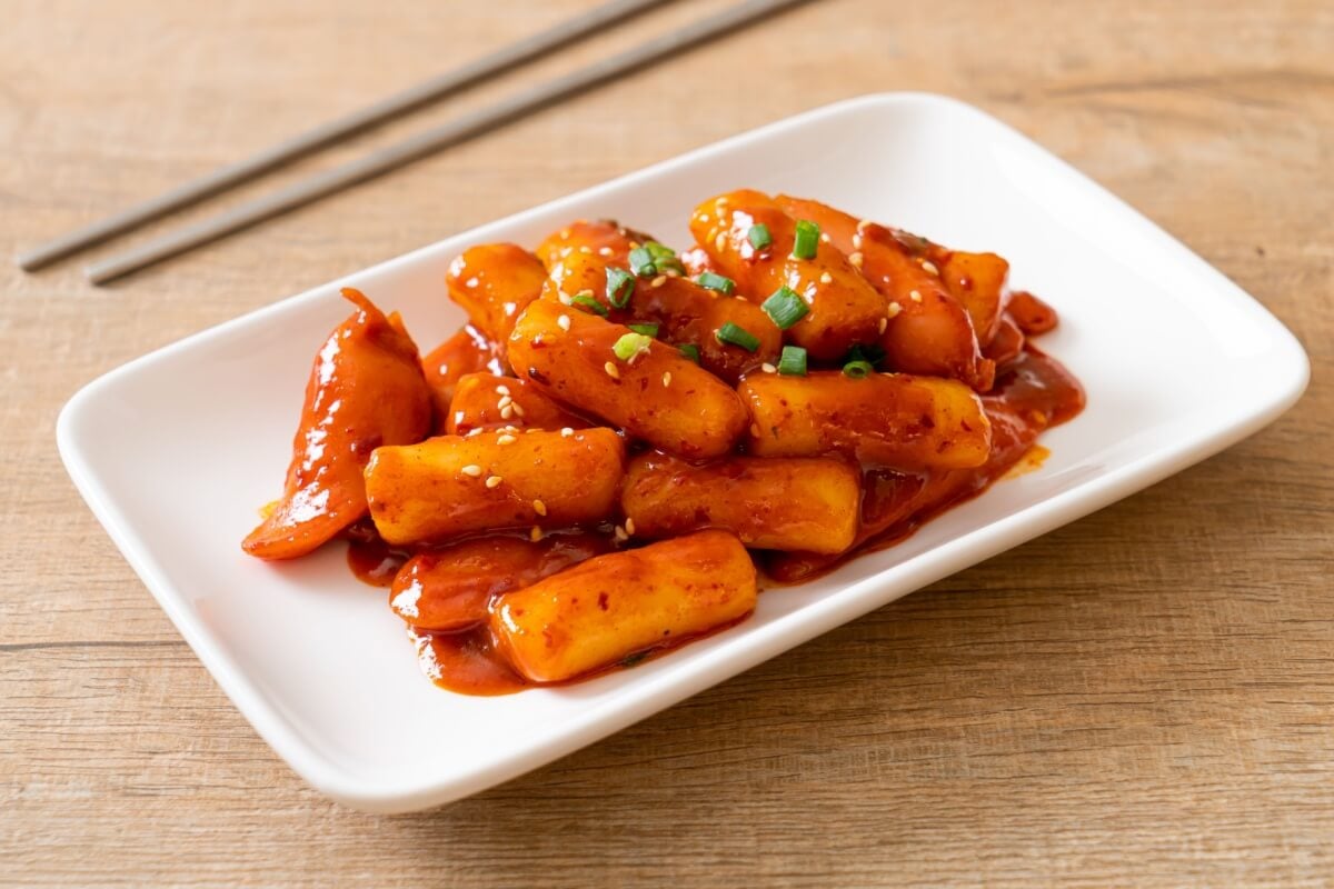 Tteokbokki (Imagem: gowithstock | Shutterstock)