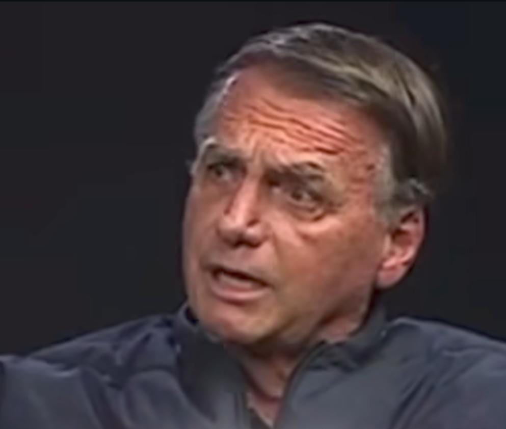 Imagem - Questionado, Bolsonaro silencia sobre prisão de Zambelli: 'Tem censura no Brasil ou não?'