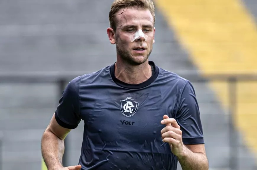 Imagem - Zagueiro Klaus volta aos treinos com bola no Remo após fratura no nariz