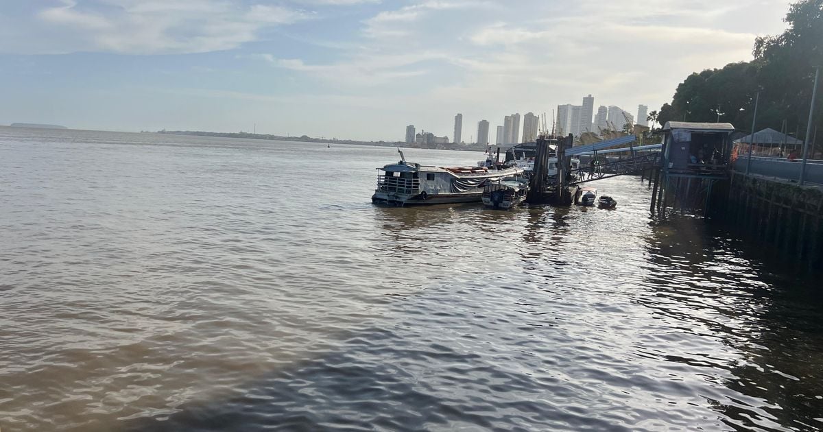 Nível da maré começa a baixar em Belém.