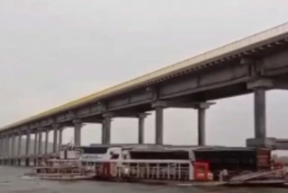 Colisão de balsas com ponte em construção paralisa travessia do Rio Araguaia no sudeste do Pará