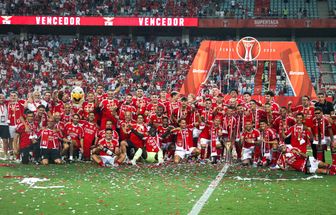 Benfica vence o Sporting e conquista a Supertaça de Portugal