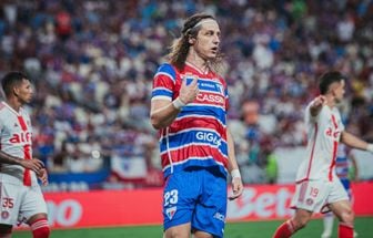 Ex-Flamengo e Seleção deixa Fortaleza e assina com clube do Chipre