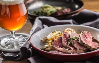 8 receitas que levam cerveja para celebrar o dia da bebida