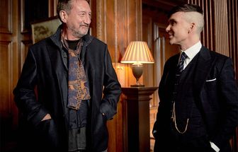 Novo James Bond terá roteiro do criador de Peaky Blinders e direção de Denis Villeneuve