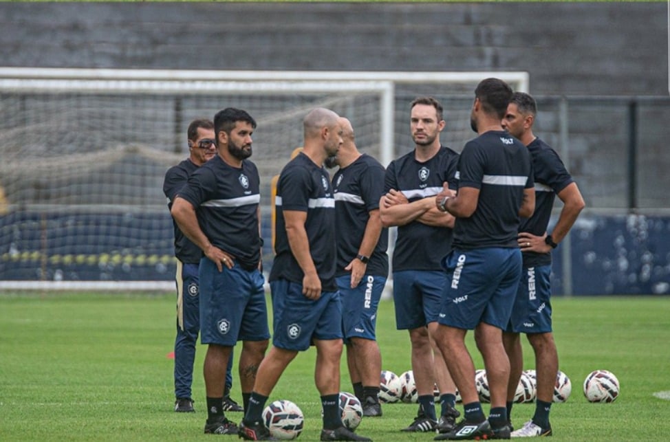 Imagem - António Oliveira não deve mudar o time do Remo para encarar a Ferroviária; confira a provável escalação